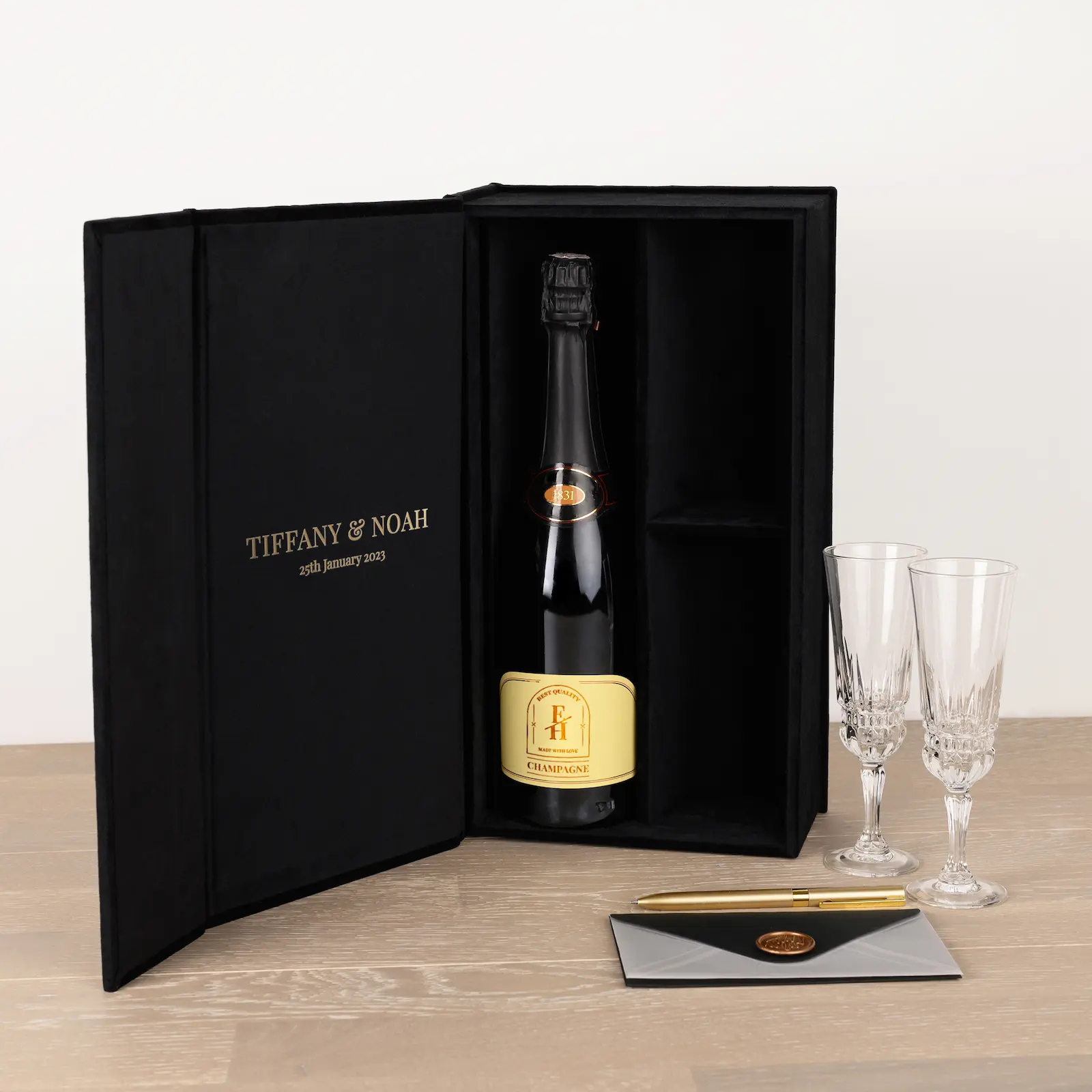 Velvet Wine Box for Bottle and 2 Glases - Image 4